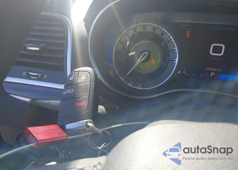 2018 Chrysler 300 Touring L Awd из США, поврежденный, VIN 2C3CCARG6JH257983